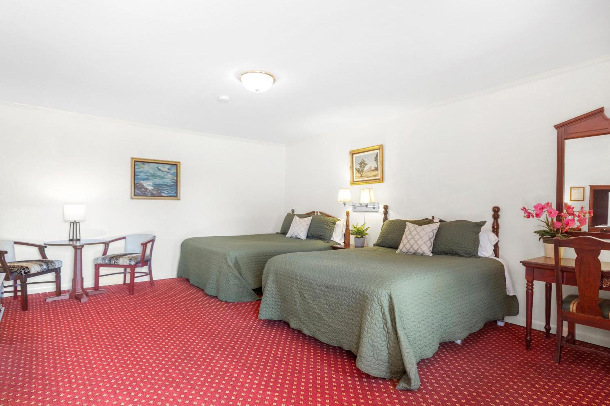 Blue Spruce Inn & Suites Valatie Buitenkant foto