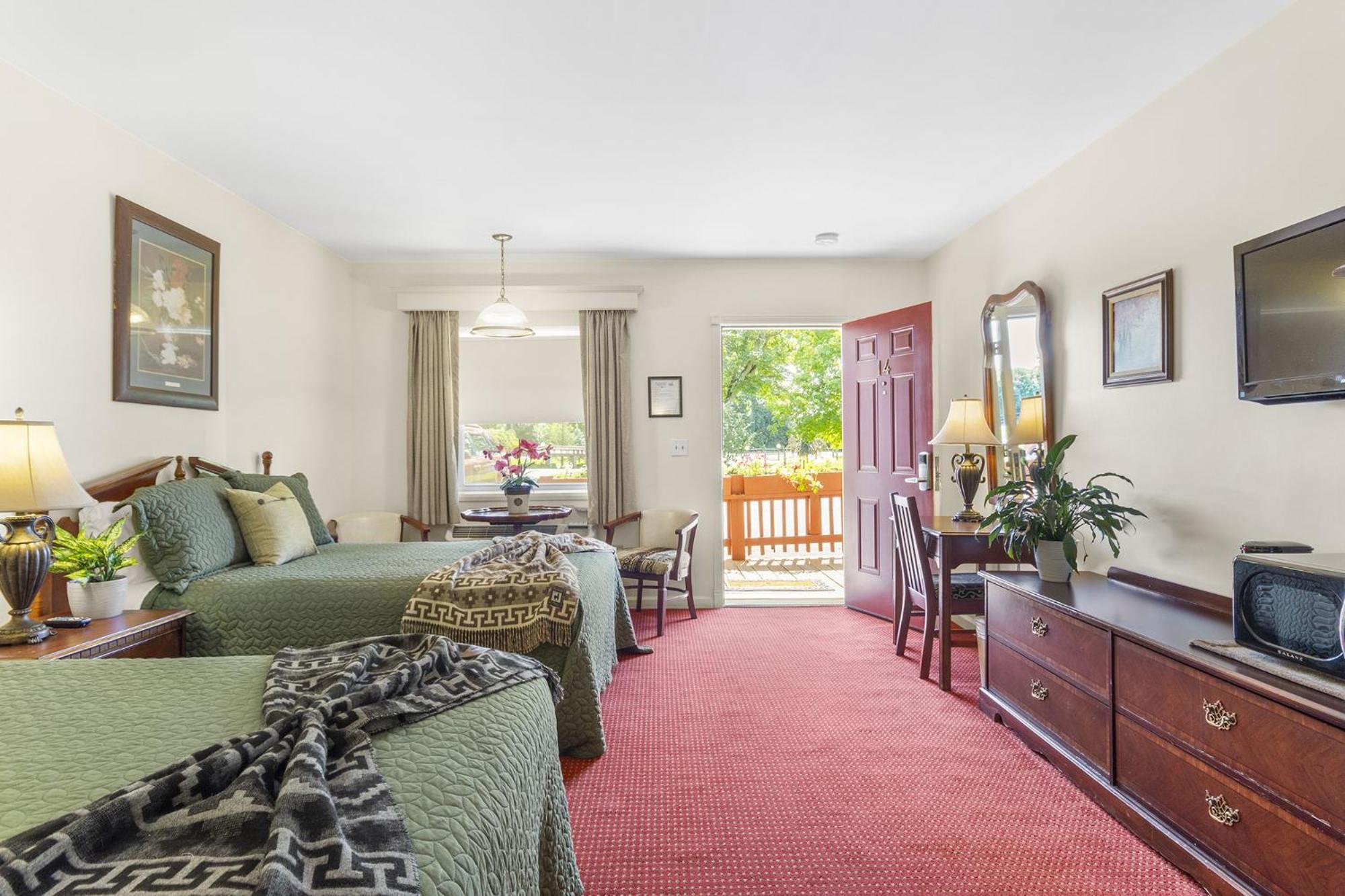 Blue Spruce Inn & Suites Valatie Buitenkant foto